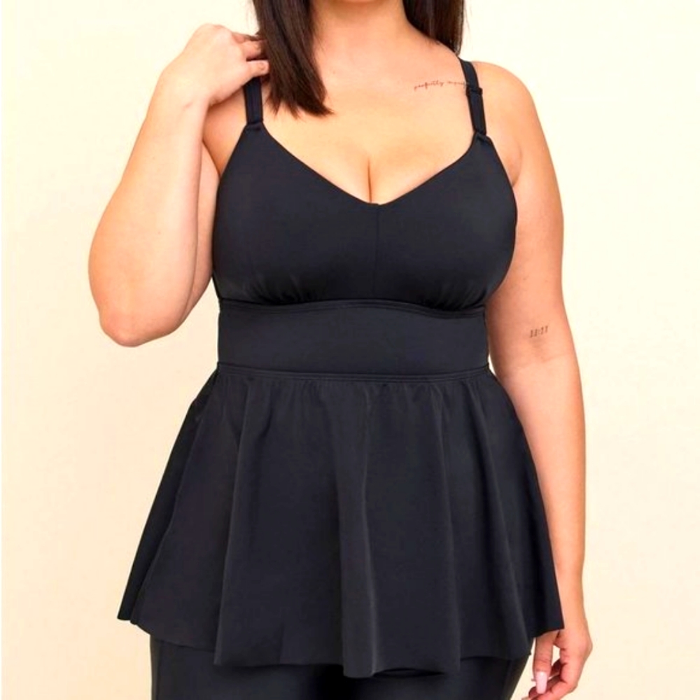 ❤️NWT TORRID TANKINI TOP BACK SMOOTHING WIRELESS RACERBACK LIGHTLY LINED